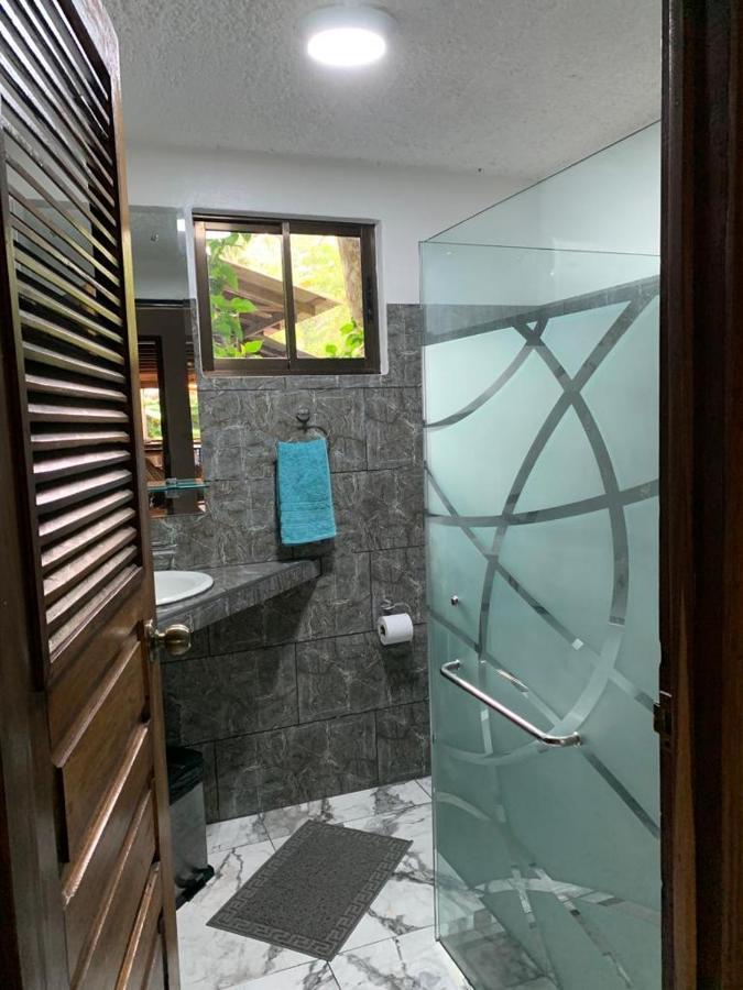Casa Mambo Bed & Breakfast Cahuita Bagian luar foto