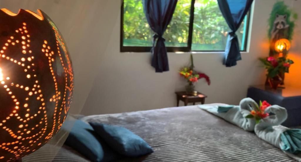 Casa Mambo Bed & Breakfast Cahuita Ruang foto
